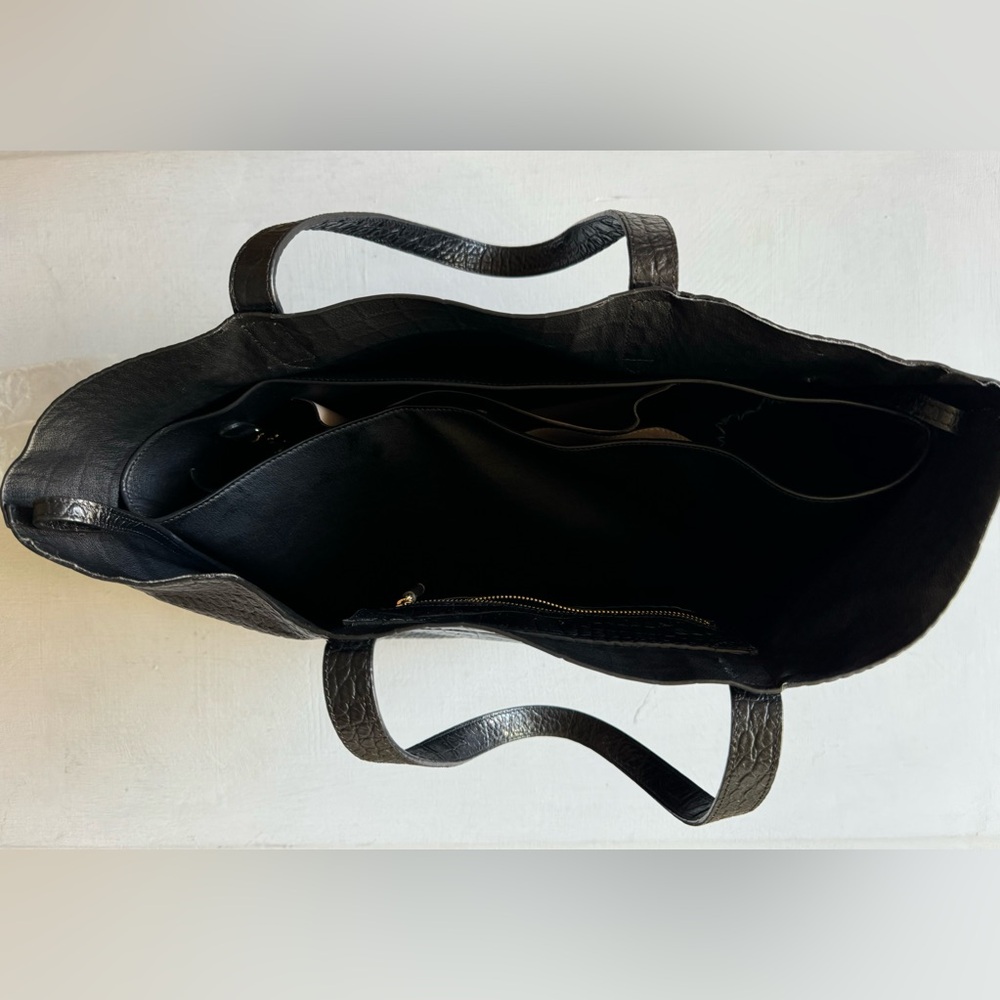 Cuyana Classic Structured Leather Tote Croc Embossed Black - Picture 16 of 17